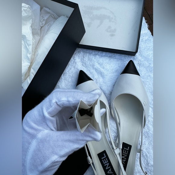 Chanel classic ballet two tone slingbacks NWB pointed toes 39.5 - Picture 5 of 15